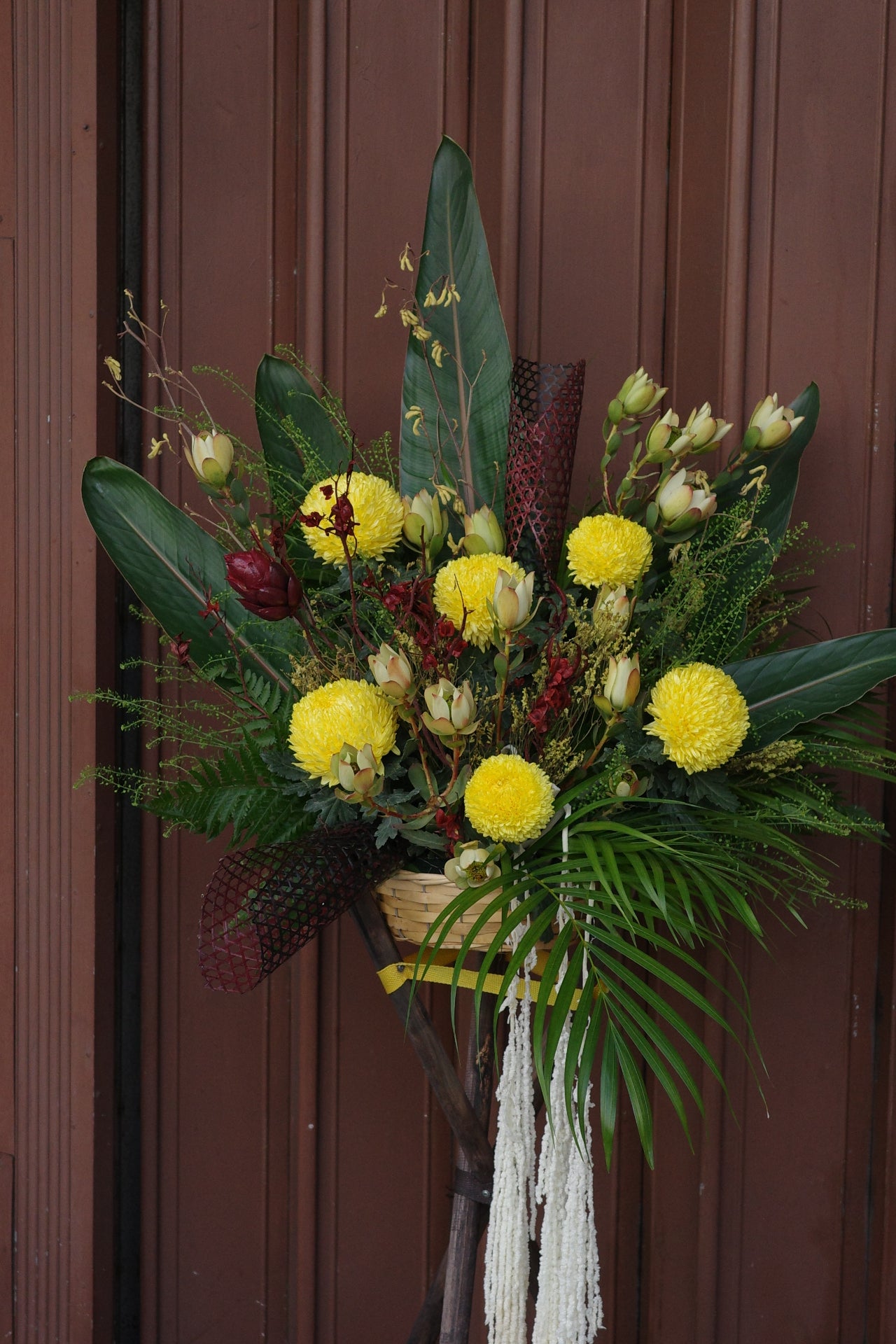 Custom Opening Flower Stand
