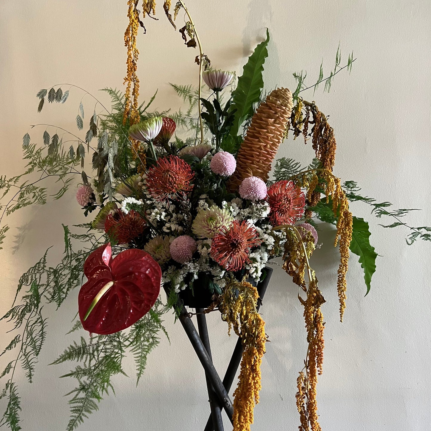 Custom Opening Flower Stand