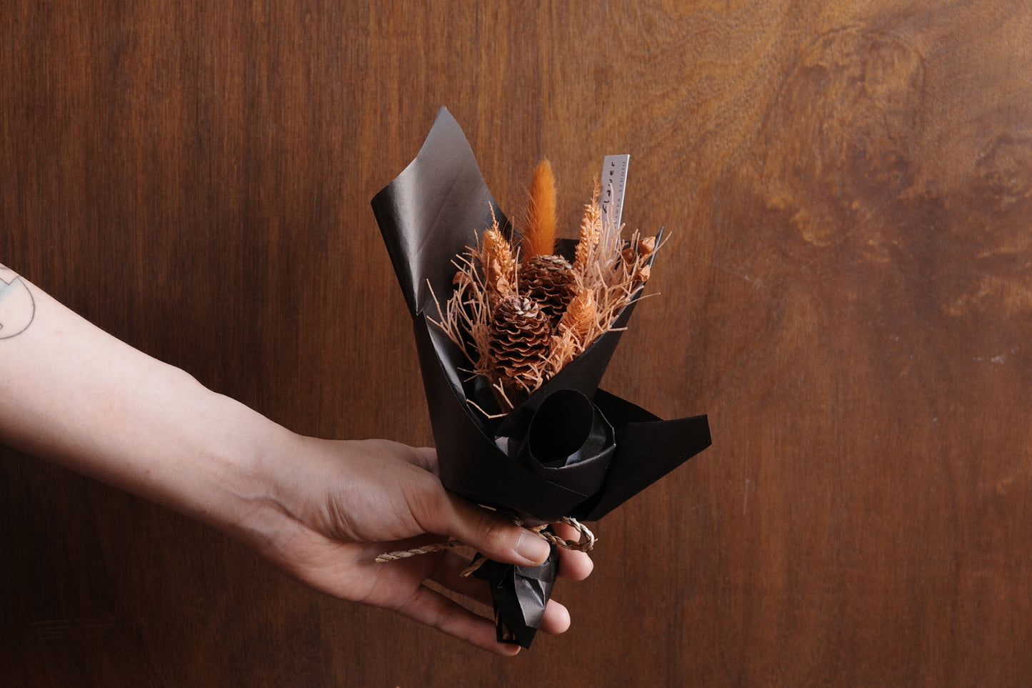 HEARTY HATI Mini Bouquet (Black)