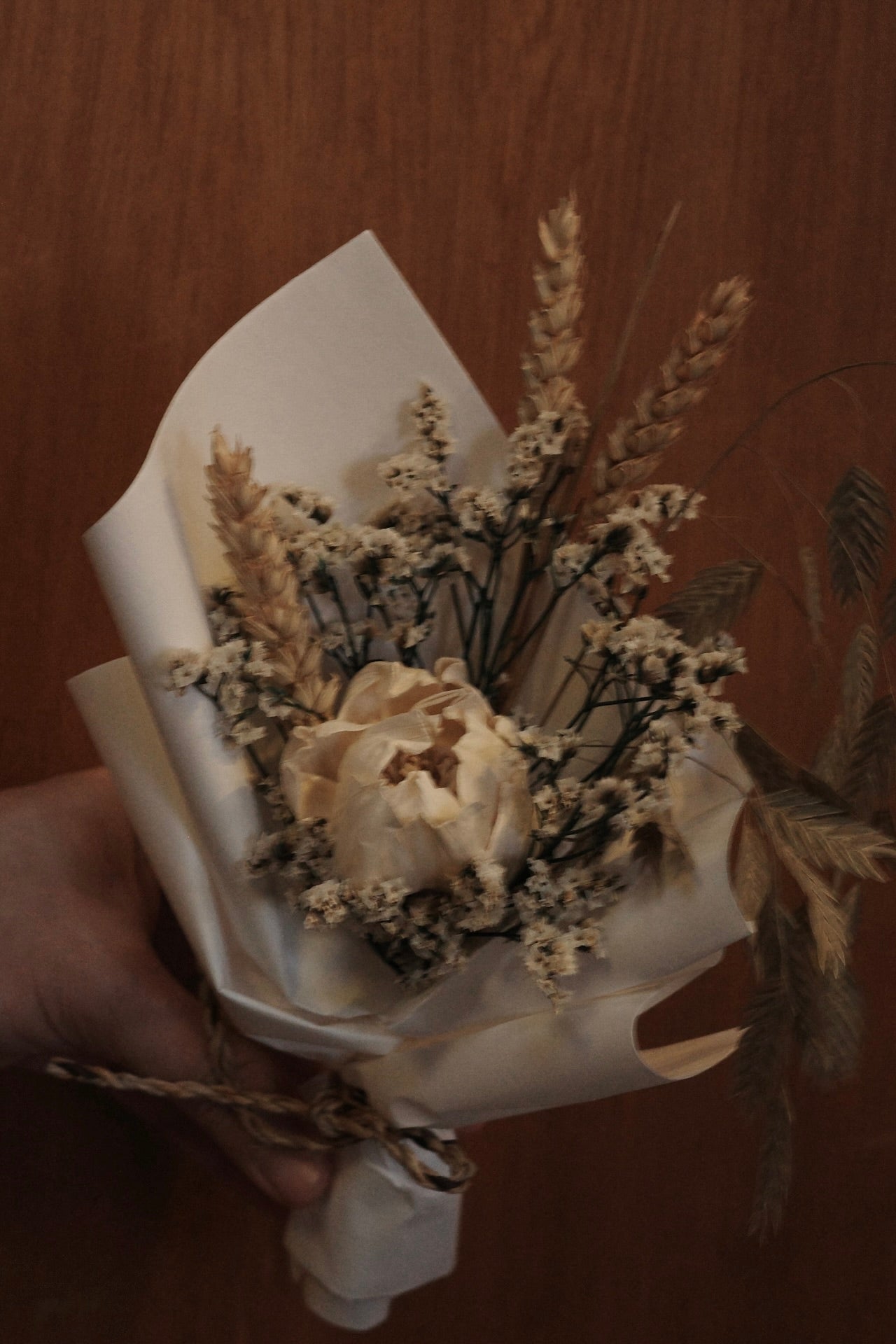 HEARTY HATI Mini Bouquet (White)