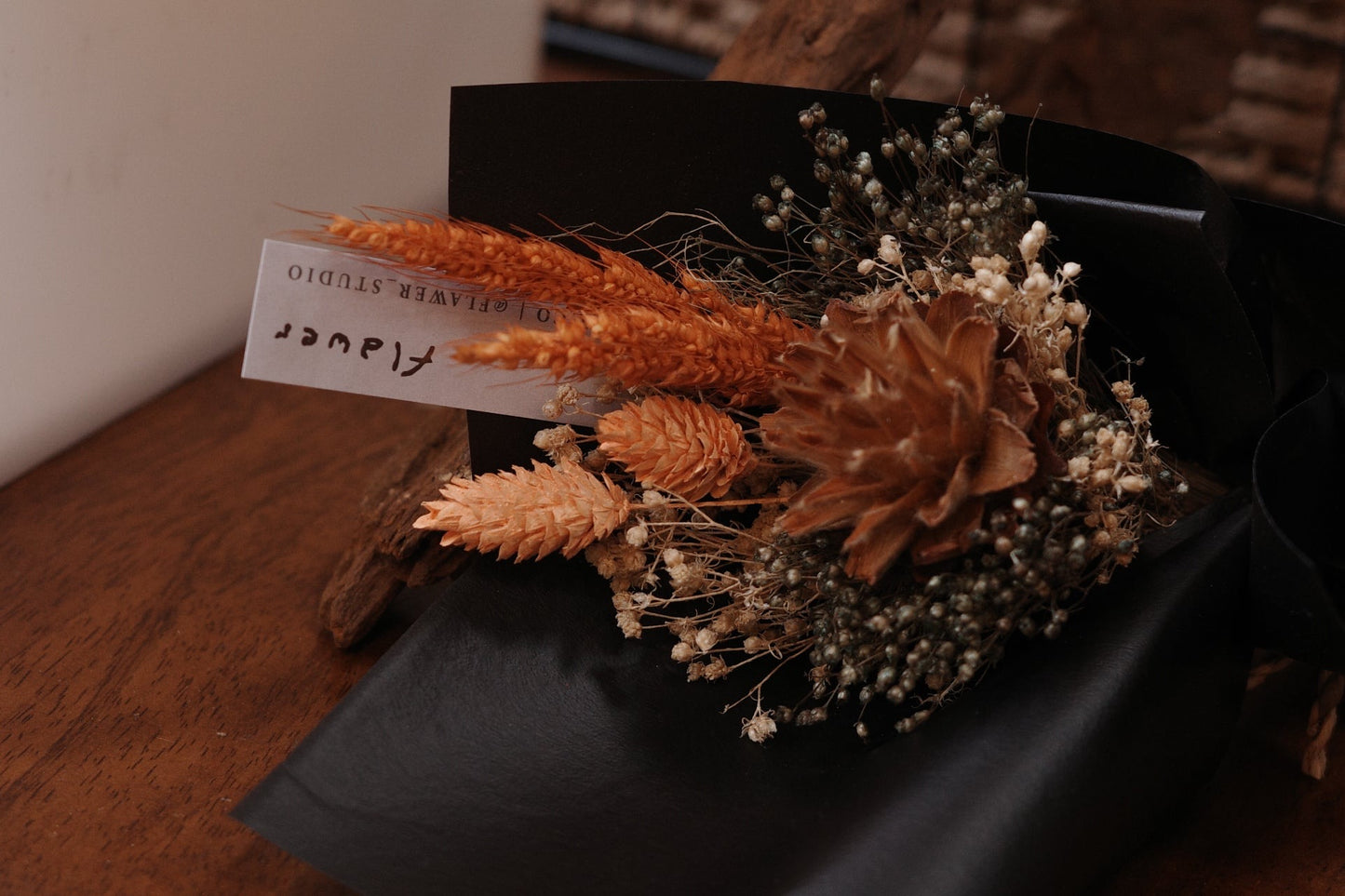 HEARTY HATI Mini Bouquet (Black)