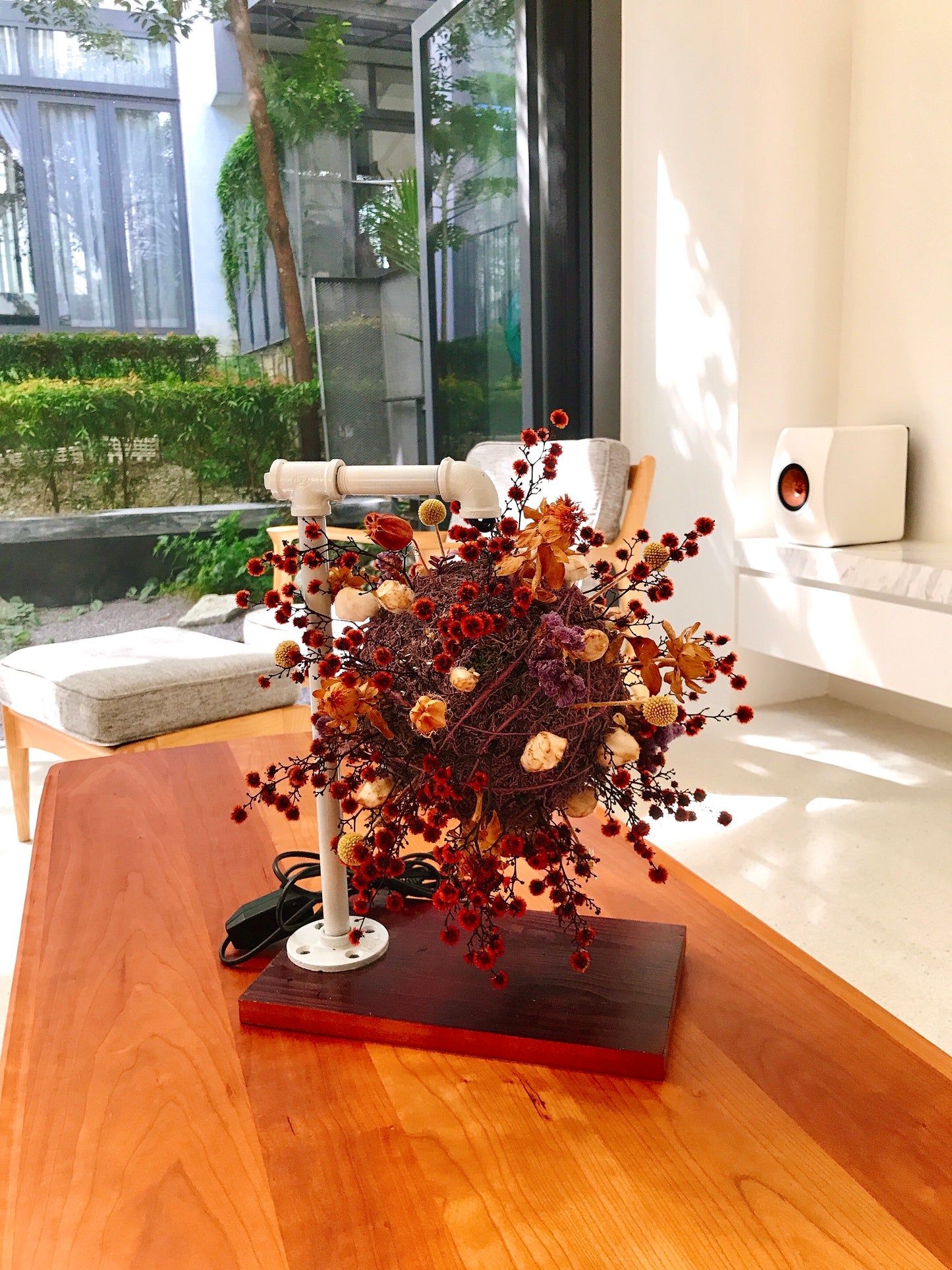 Virus Flawer Ball with Lamp Stand