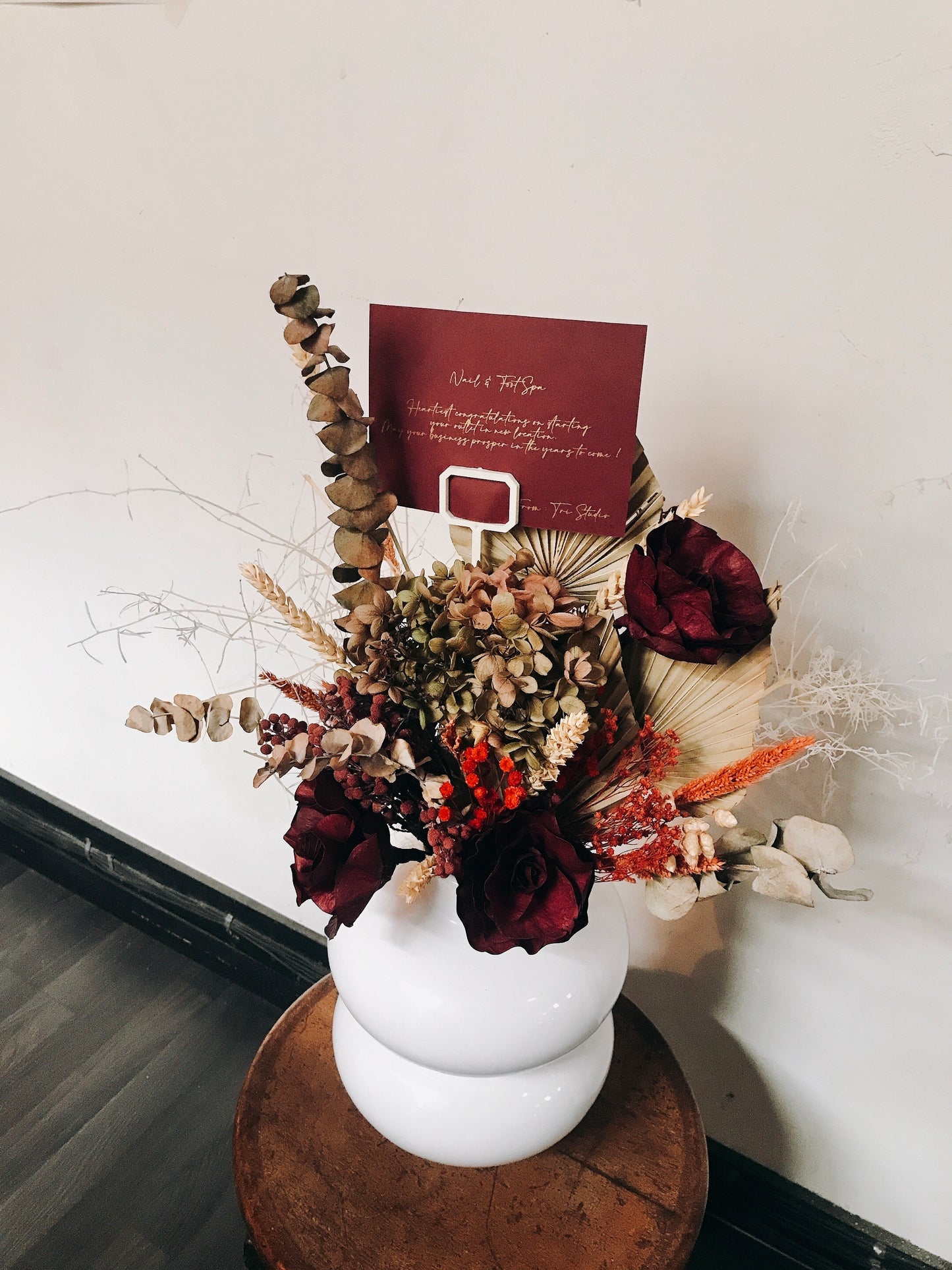 Custom Opening Flower Stand