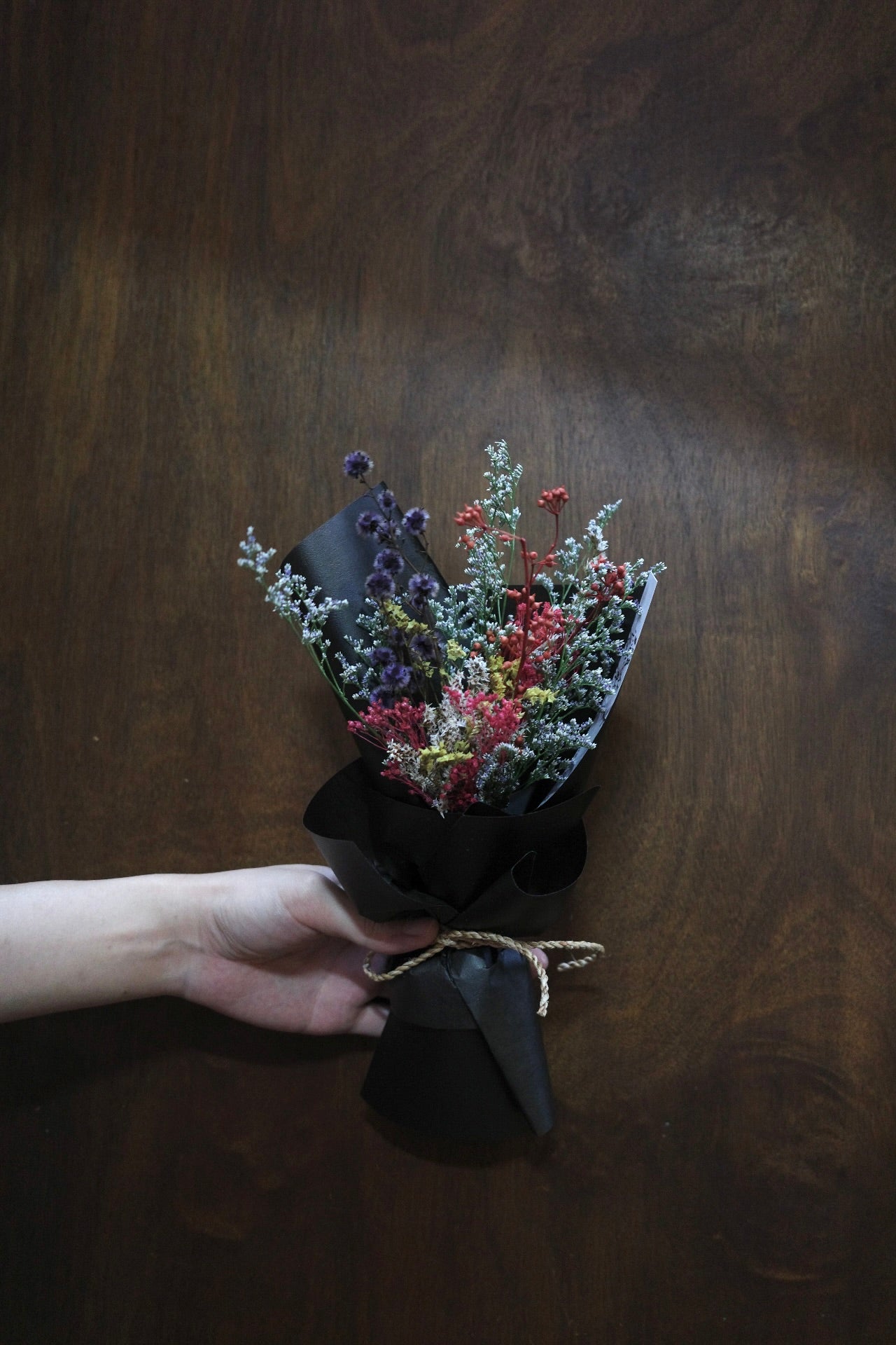 HEARTY HATI Mini Bouquet (Black)